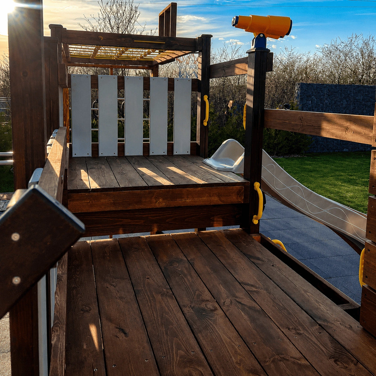 Merry Yard Perfect Place Kids Playhouse
