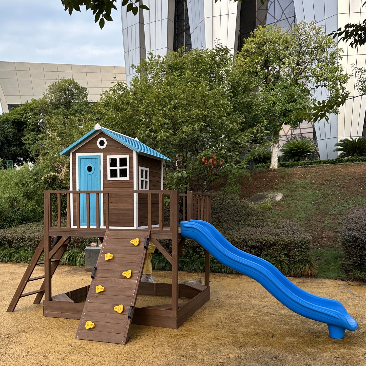 Merry Yard Kids Playhouse Code B1